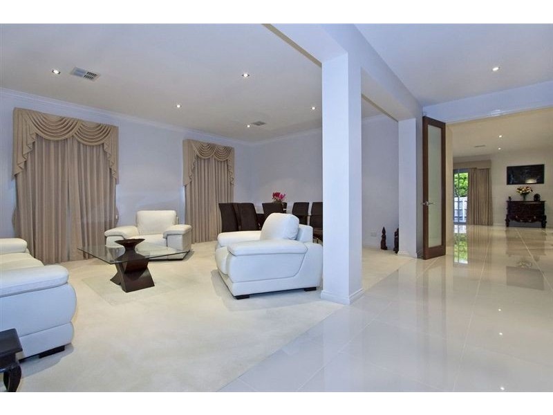 11 Olympic Court, Glen Waverley VIC 3150