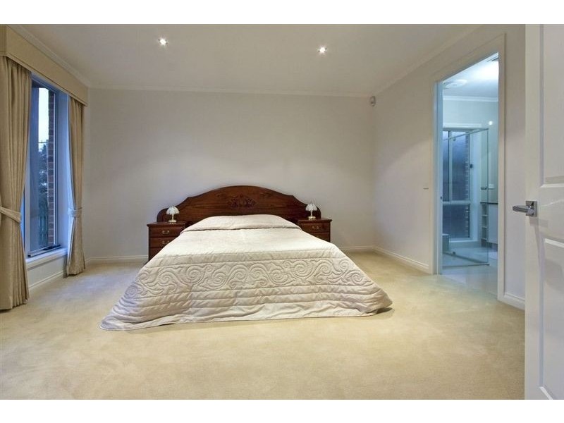 11 Olympic Court, Glen Waverley VIC 3150