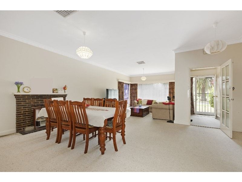 18 Sherwood Road, Mount Waverley VIC 3149