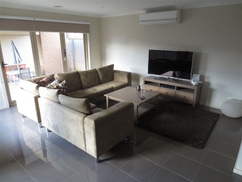 130 Sabel Drive, Cranbourne North VIC 3977