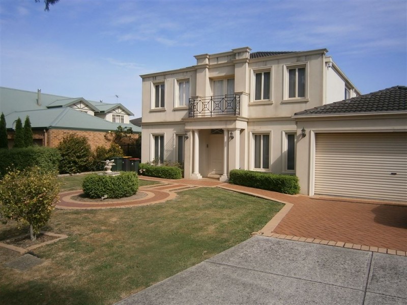 19 Chesterville Road, Glen Waverley VIC 3150