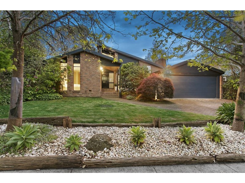 18 Strand Close, Glen Waverley VIC 3150