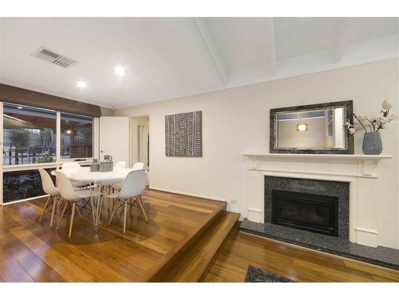 18 Strand Close, Glen Waverley VIC 3150