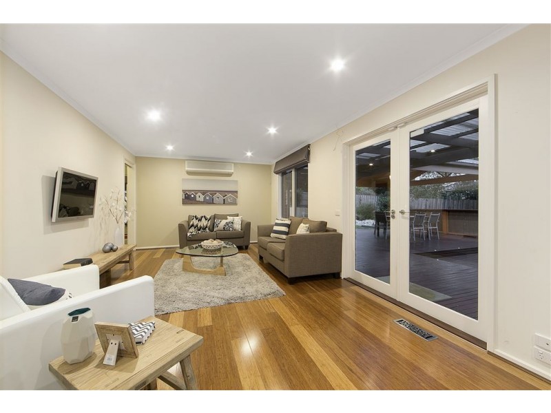 18 Strand Close, Glen Waverley VIC 3150