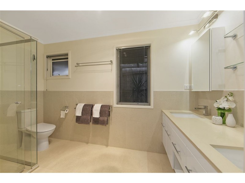 18 Strand Close, Glen Waverley VIC 3150