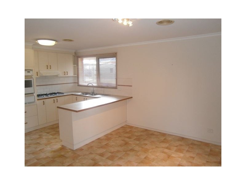 2/16 Biscayne Drive, Mount Waverley VIC 3149