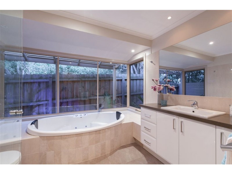 78 Amersham Drive,, Wantirna VIC 3152