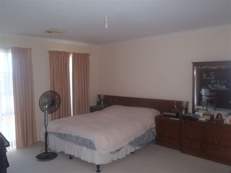 46 Avendon Blvd, Glen Waverley VIC 3150