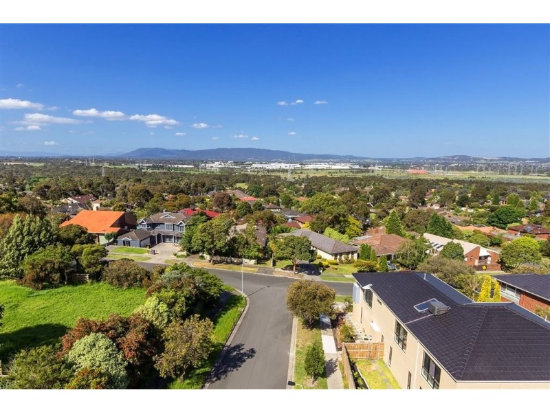 8 Kilburn Court, Wheelers Hill VIC 3150