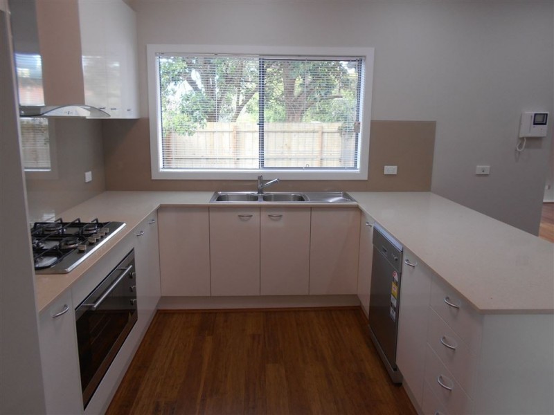 2/2 Folkestone Road, Glen Waverley VIC 3150