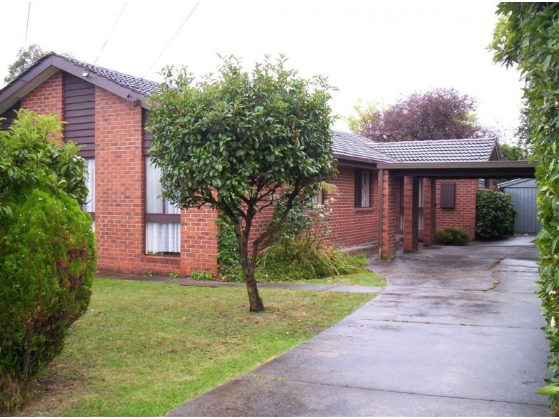 11 Champion Crescent, Glen Waverley VIC 3150