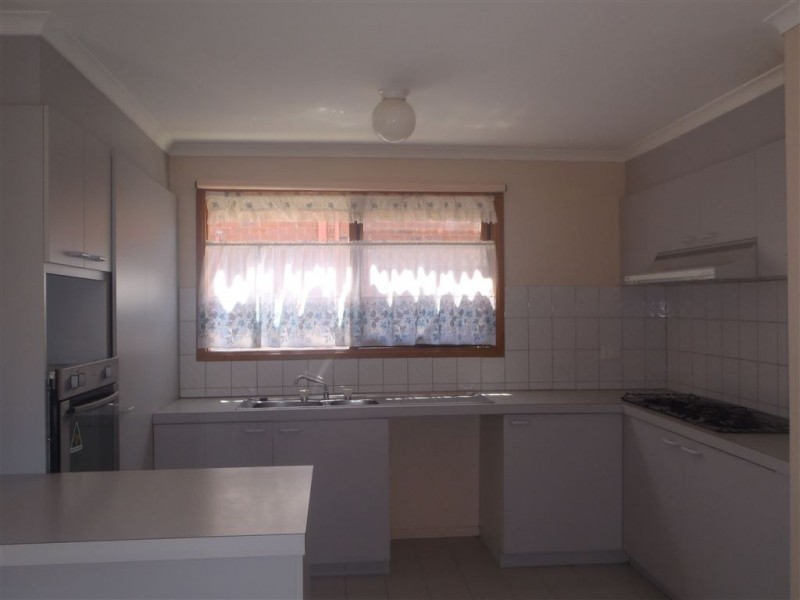 2/72 Leicester Avenue, Glen Waverley VIC 3150