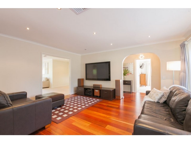 4 Moodie Drive, Wheelers Hill VIC 3150