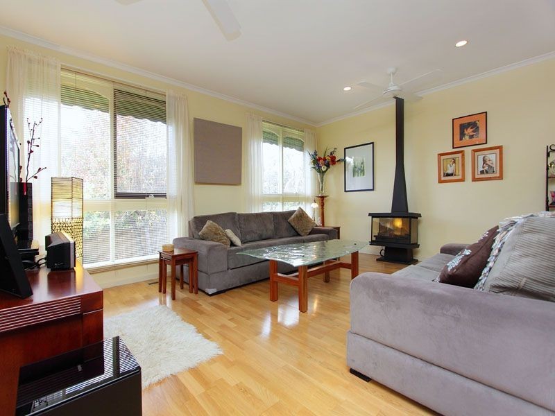 6 Walden Avenue, Wheelers Hill VIC 3150