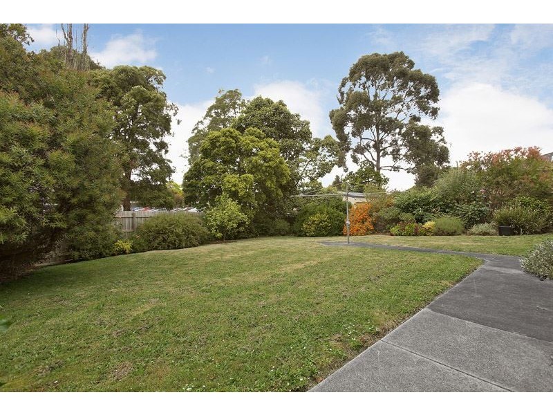 10 St Clair Crescent, Mount Waverley VIC 3149