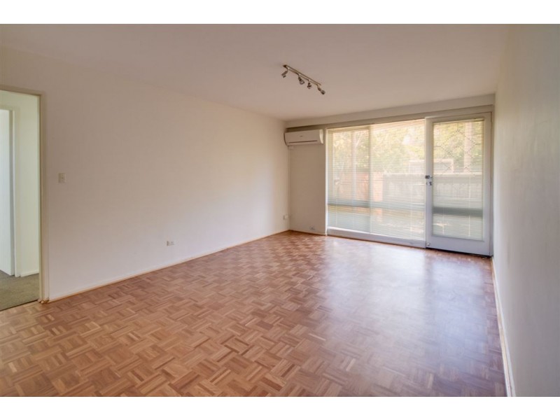 1/11 Crotonhurst Avenue, Caulfield North VIC 3161