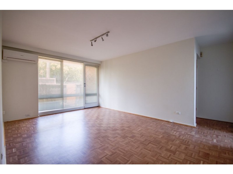1/11 Crotonhurst Avenue, Caulfield North VIC 3161