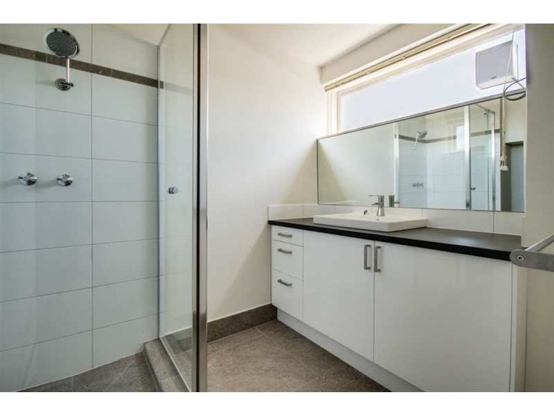 1/11 Crotonhurst Avenue, Caulfield North VIC 3161