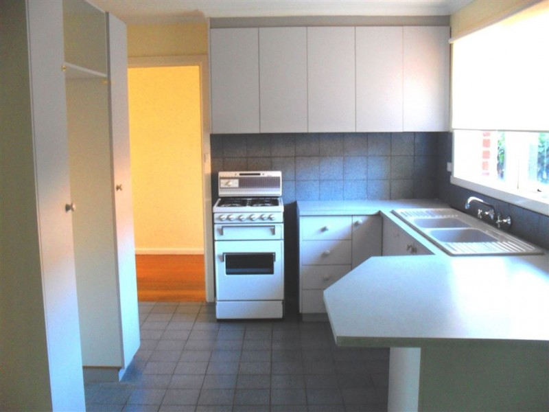 1 Sandowen Avenue, Burwood East VIC 3151