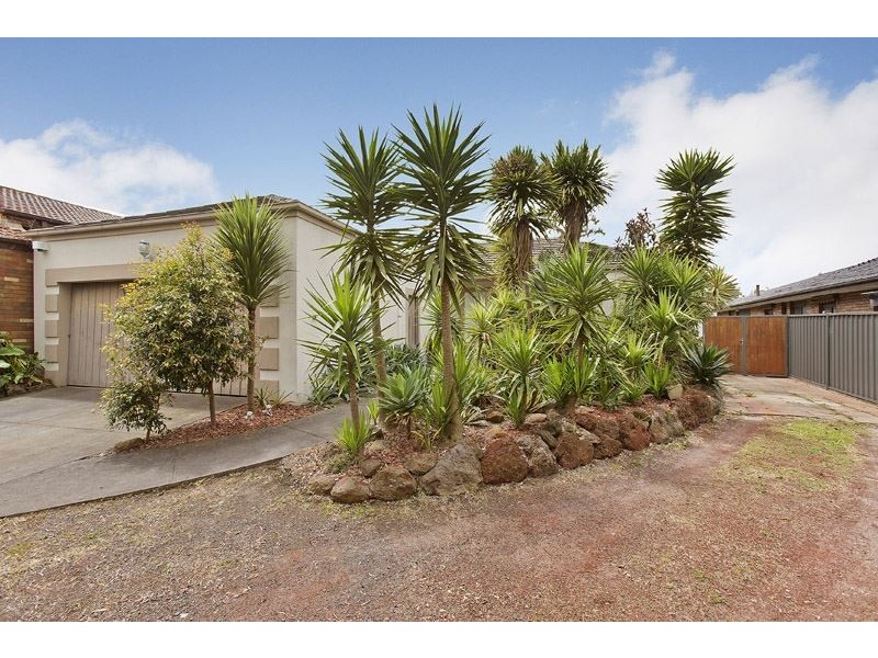 52 Mannering Drive, Glen Waverley VIC 3150