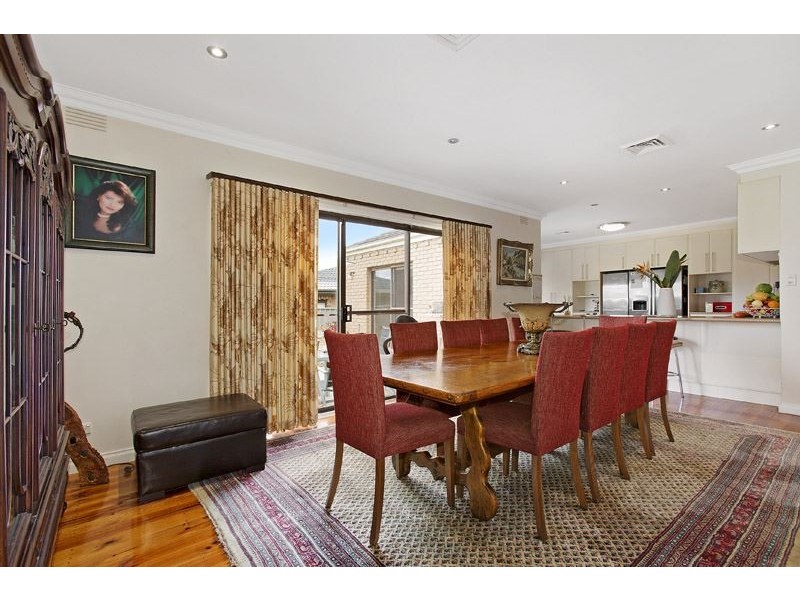52 Mannering Drive, Glen Waverley VIC 3150