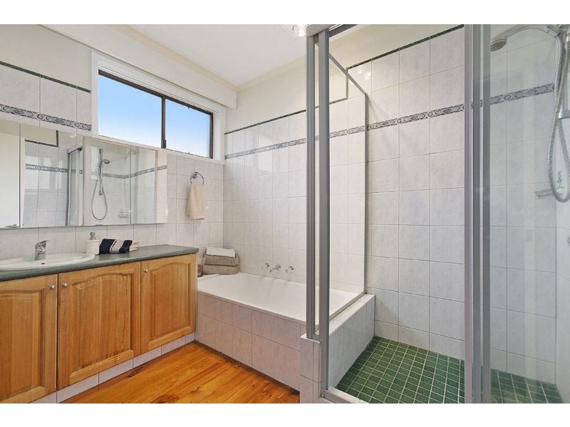 52 Mannering Drive, Glen Waverley VIC 3150