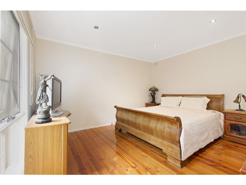 52 Mannering Drive, Glen Waverley VIC 3150