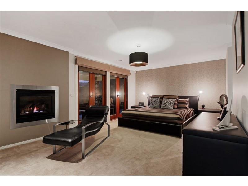 37 Driftwood Drive, Glen Waverley VIC 3150