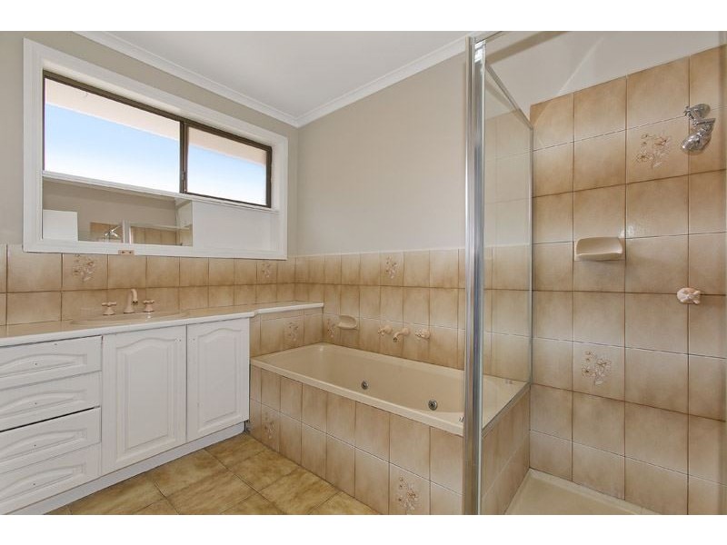 52 Columbia Drive, Wheelers Hill VIC 3150