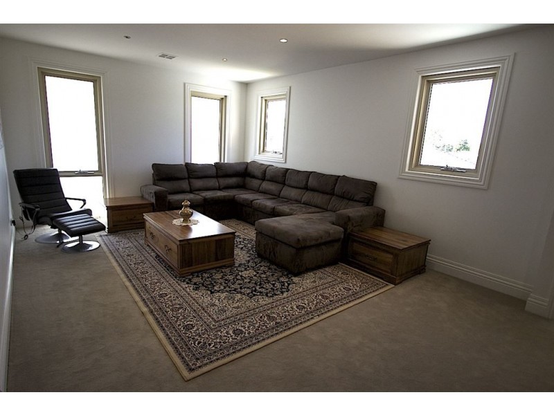 332 Stephensons Road, Mount Waverley VIC 3149