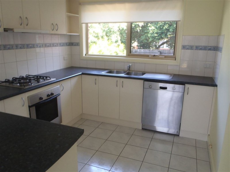 2/28 Hinkler Road, Glen Waverley VIC 3150