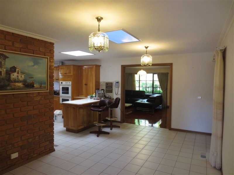 32 Remington Drive,, Glen Waverley VIC 3150