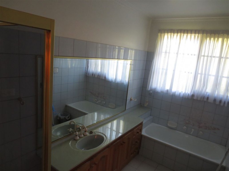 32 Remington Drive,, Glen Waverley VIC 3150