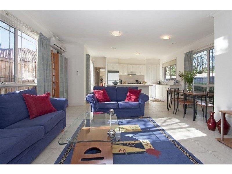 2/4 Brush Grove, Glen Waverley VIC 3150