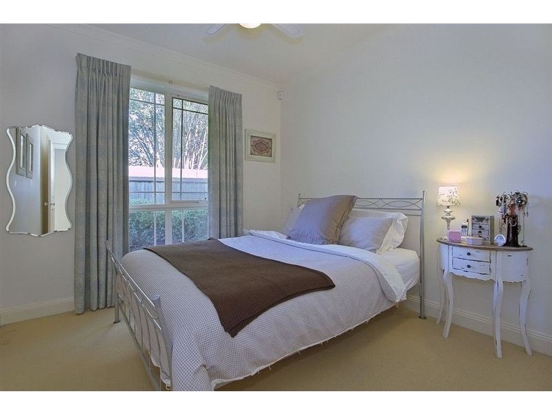 2/4 Brush Grove, Glen Waverley VIC 3150