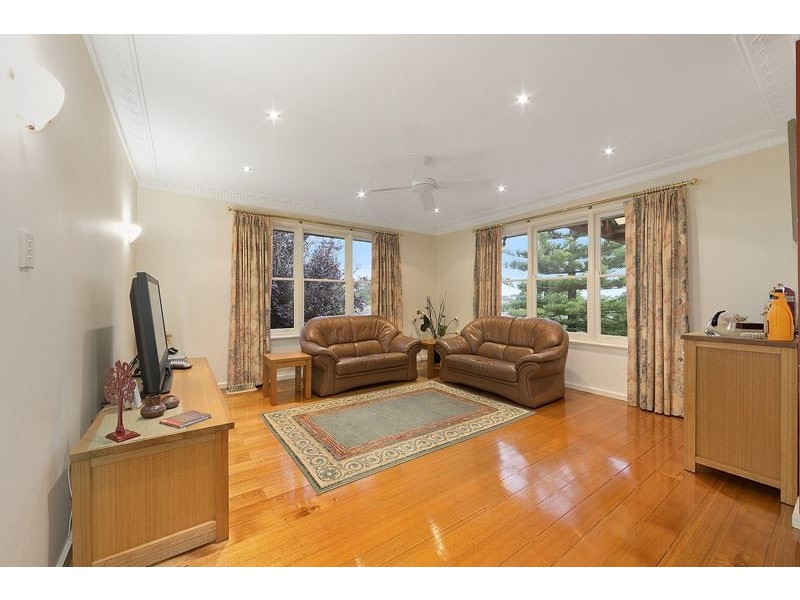 8 Wagstaff Street, Mount Waverley VIC 3149