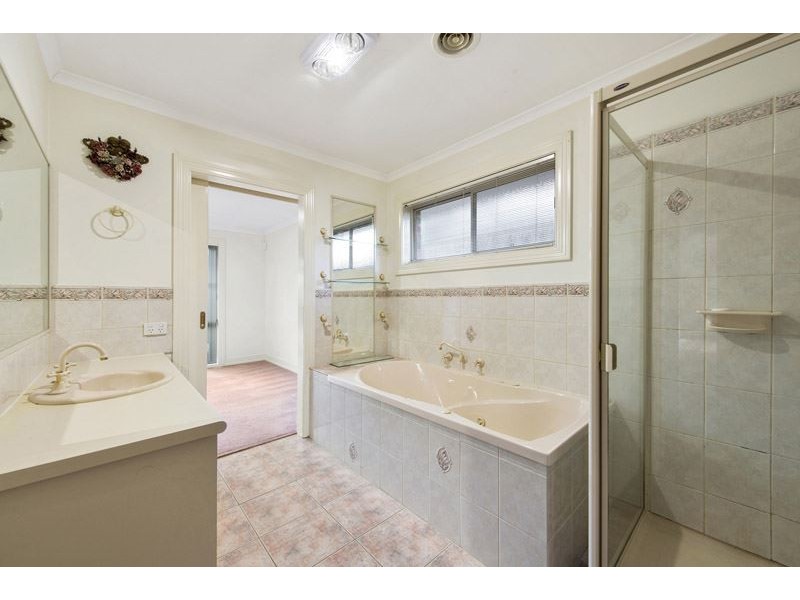 1 Adams Avenue, Glen Waverley VIC 3150