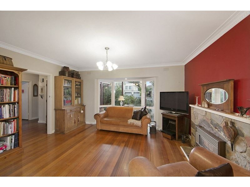 2 Kinnoull Grove, Glen Waverley VIC 3150