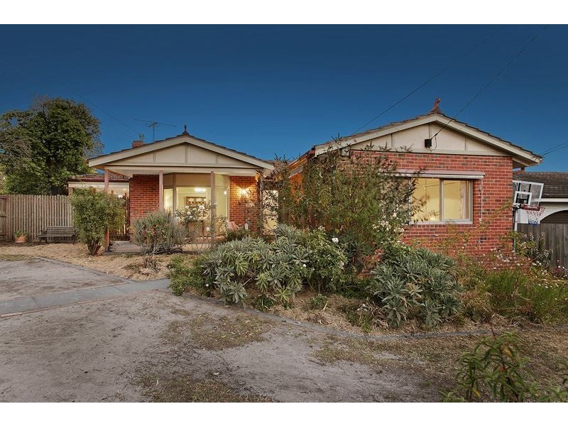 2 Kinnoull Grove, Glen Waverley VIC 3150