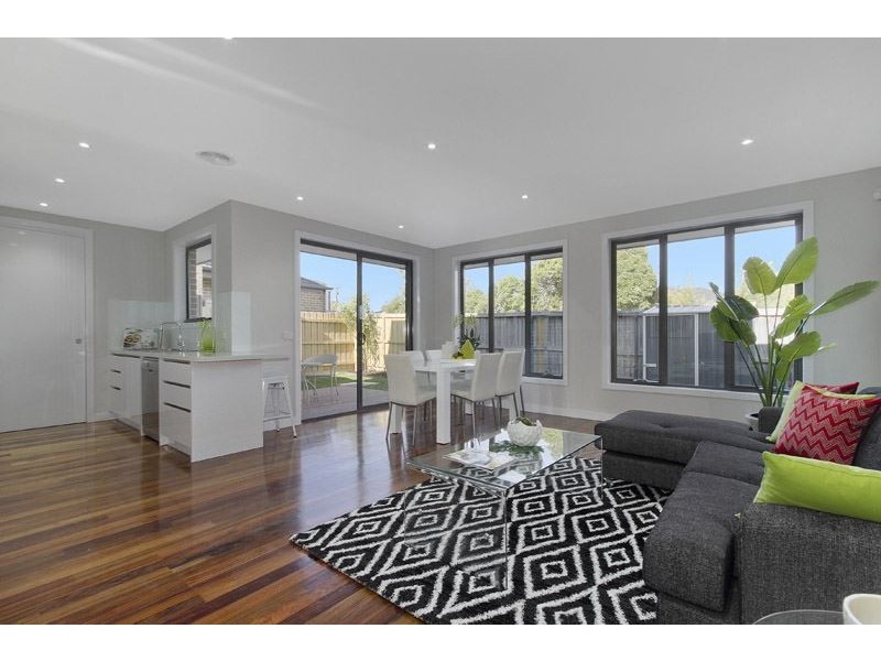 8C Martin Place, Glen Waverley VIC 3150