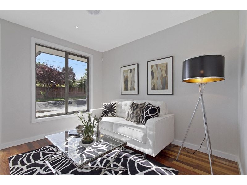 8C Martin Place, Glen Waverley VIC 3150
