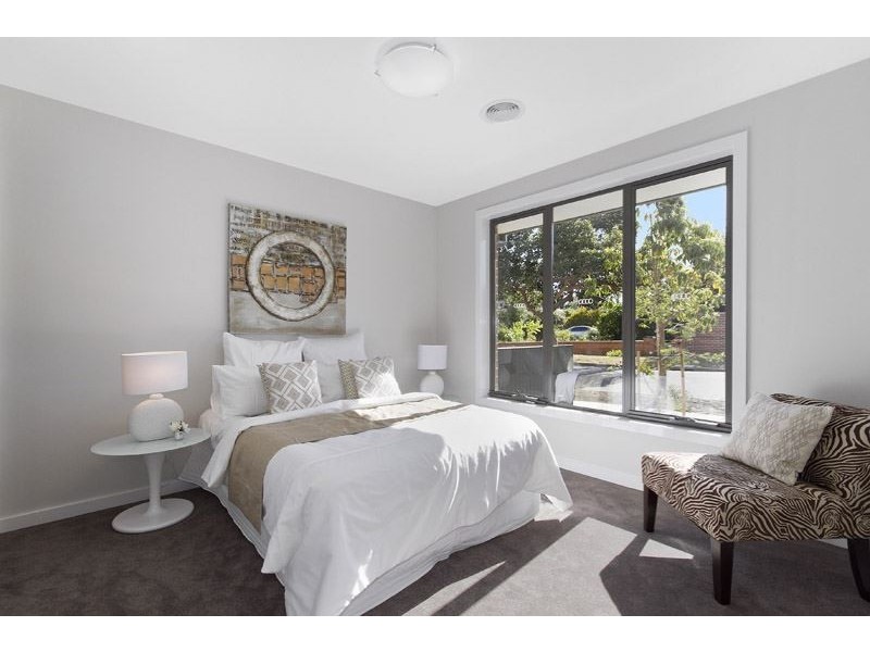 8C Martin Place, Glen Waverley VIC 3150