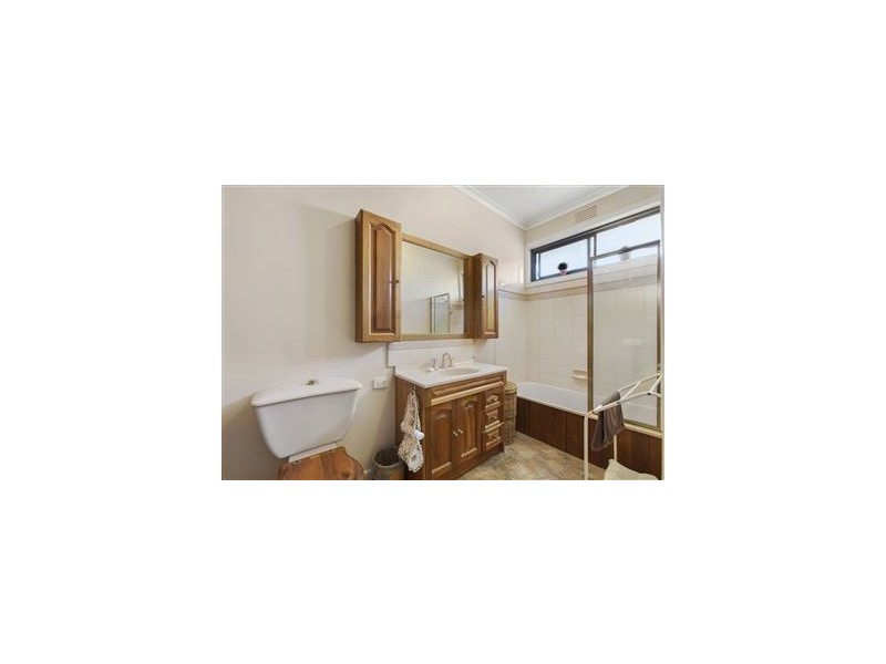 18 Fraser Street, Glen Waverley VIC 3150