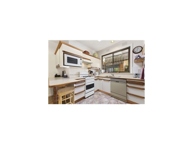 18 Fraser Street, Glen Waverley VIC 3150