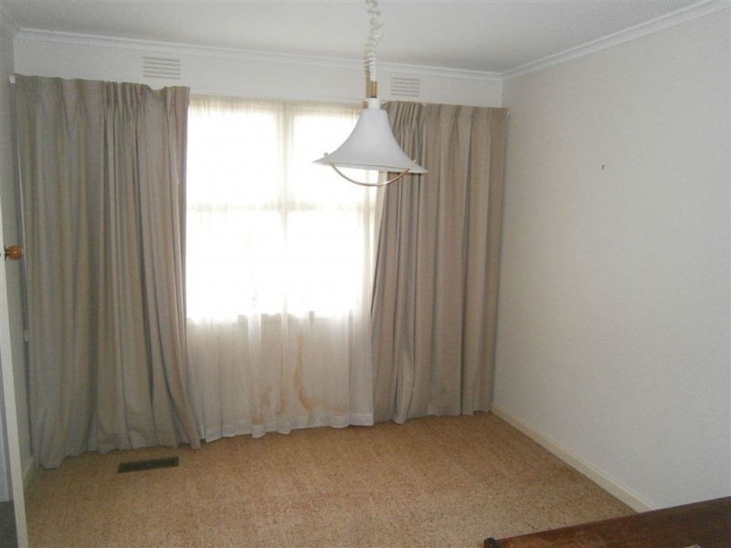 10 Hutchinson Street, Burwood East VIC 3151