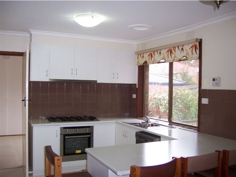 4 Henderson Court, Glen Waverley VIC 3150