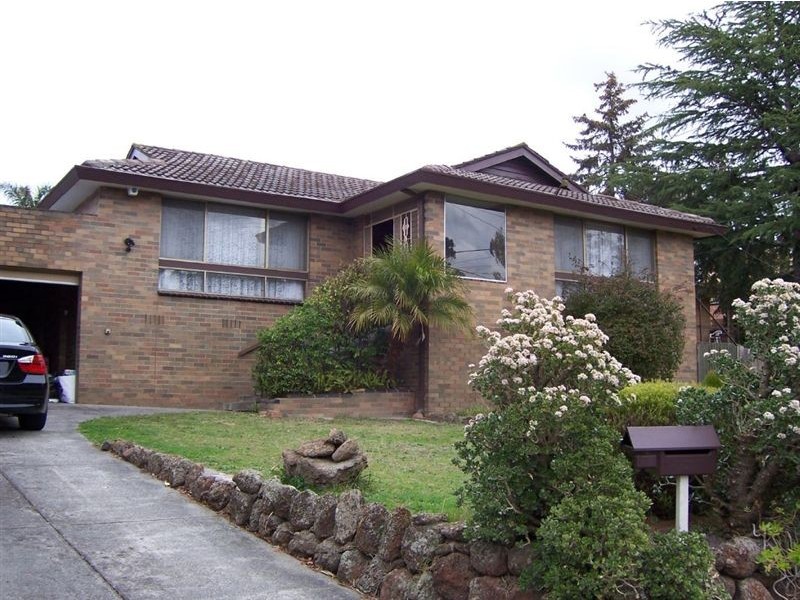 4 Henderson Court, Glen Waverley VIC 3150