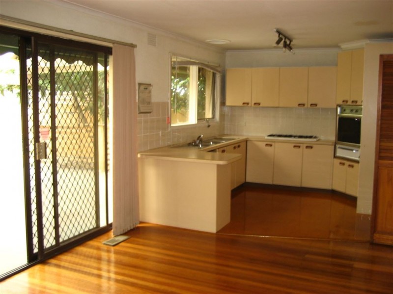 11 Chartwell Drive, Wantirna VIC 3152