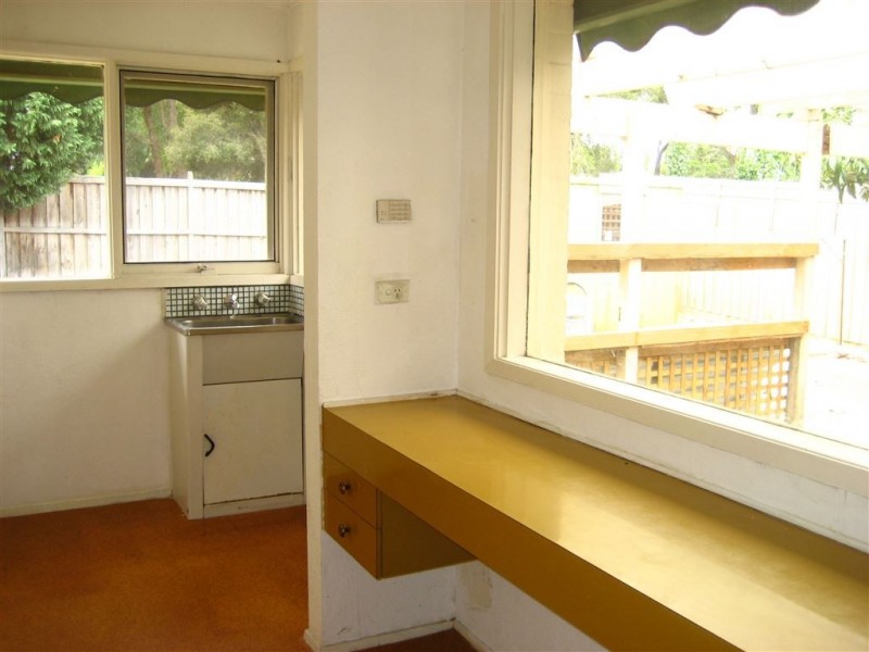 11 Chartwell Drive, Wantirna VIC 3152