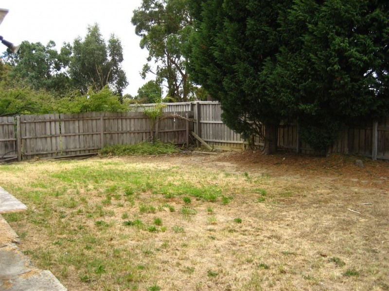 11 Chartwell Drive, Wantirna VIC 3152